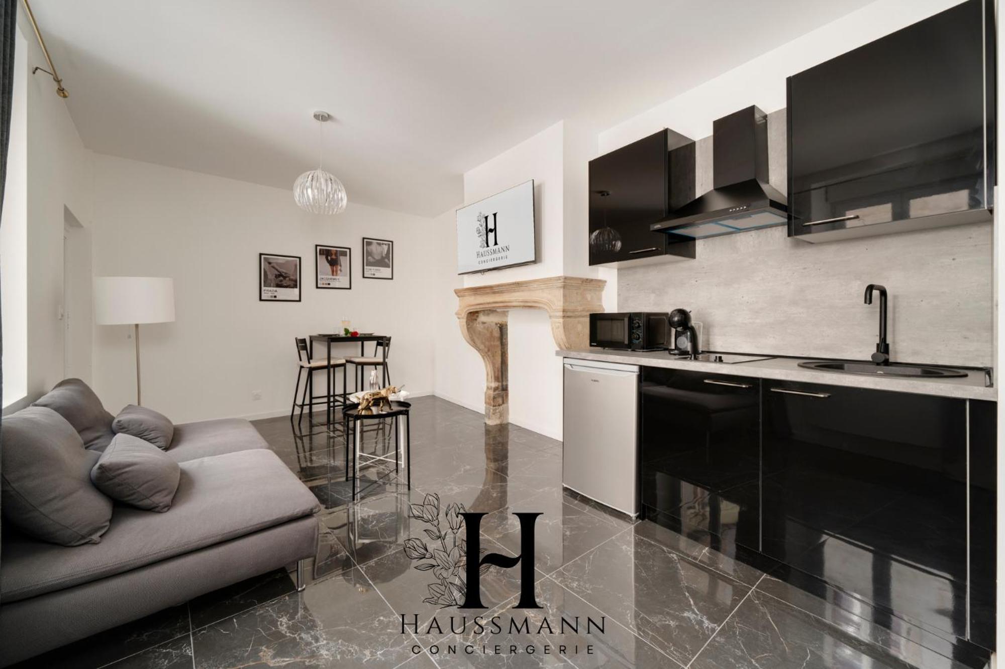 Appartement Magnifique Luxe Jacuzzi Centre *